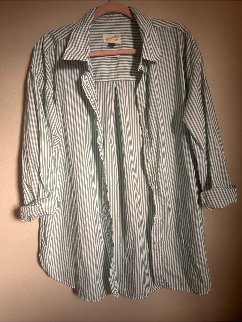 Universal Thread Women’s Green & White Stripe Button-Down Shirt size large
